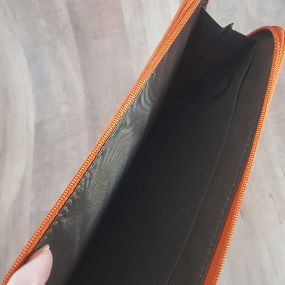 Nicole Miller Tablet Case - Picture 4 of 7